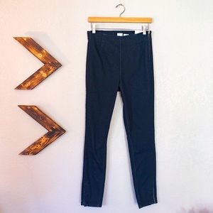 Skinny high rise, stretch jeans. NWT